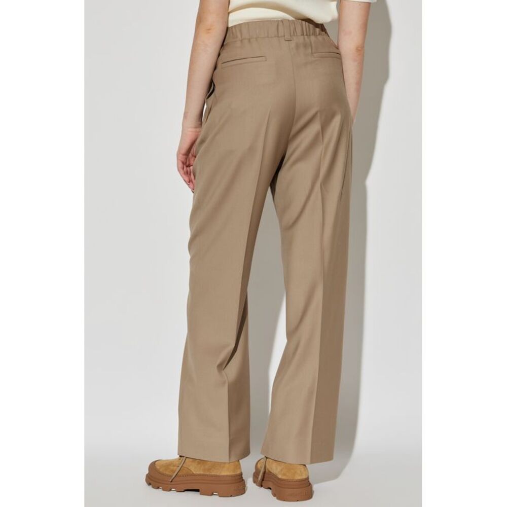 Creased trousers - Picture 2 of 3
